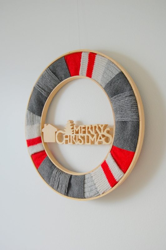 Embroidery-Hoop-Christmas-Wreath